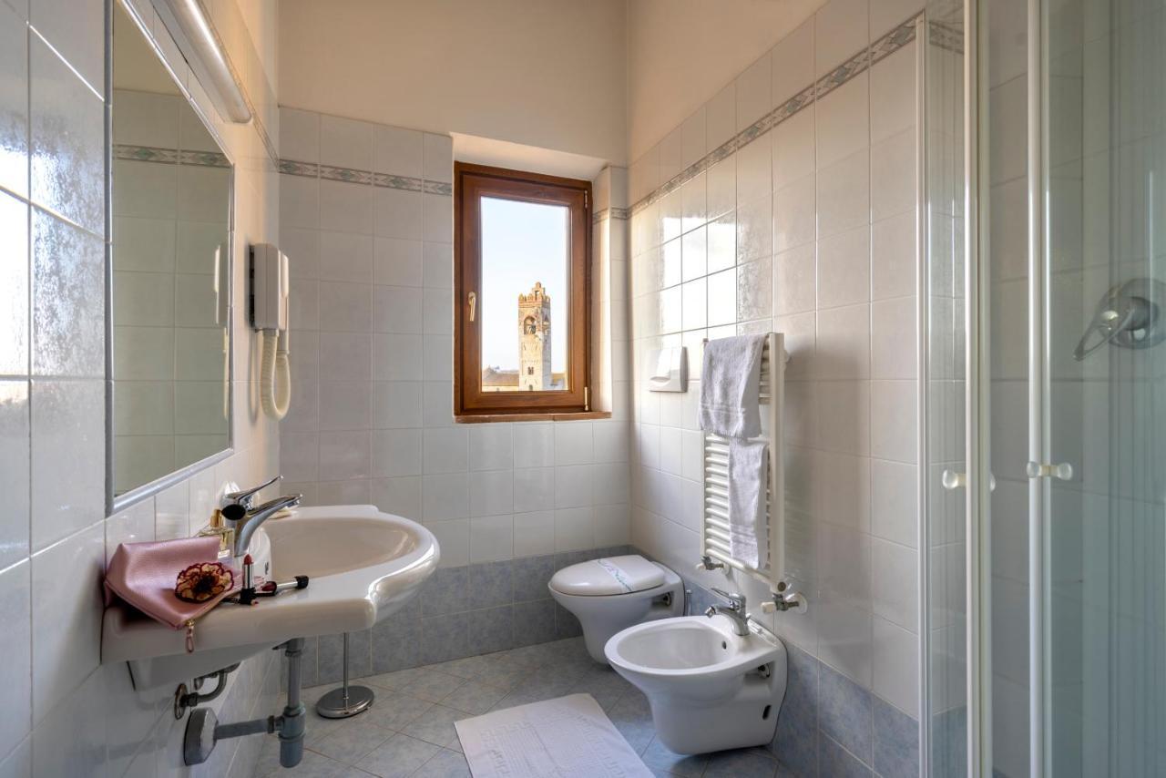 Hotel La Pace Asciano Extérieur photo